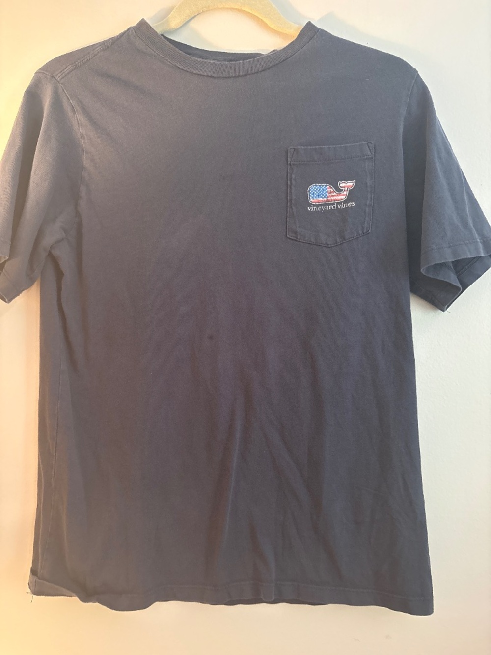 Vineyard vines USA whale tshirt